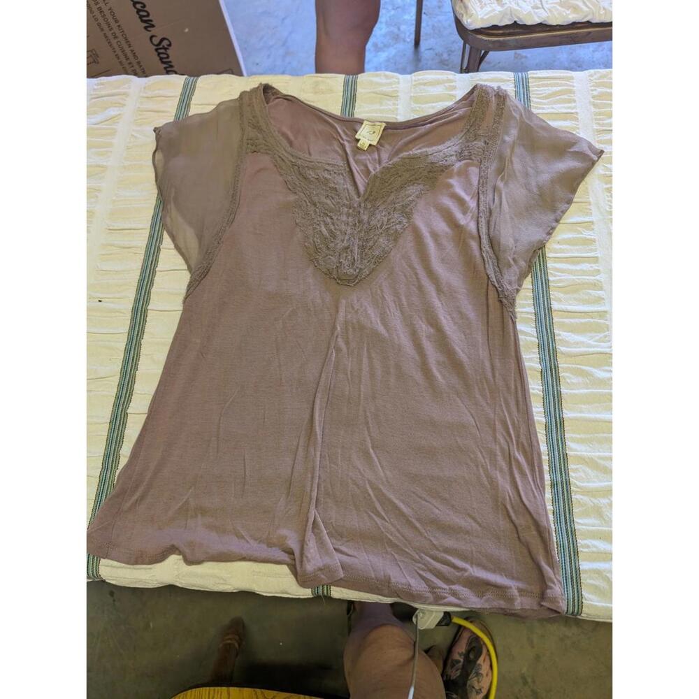 Anthropologie Mauve Purple Tee T-Shirt Embellished Neck And Sleeves XL